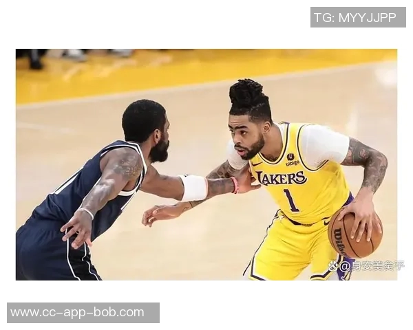 浓眉晒照为新赛季热身队友拉塞尔欧文弗拉格齐聚展现团队氛围 浓眉晒照为新赛季热身队友拉塞尔欧文弗拉格齐聚展现团队氛围