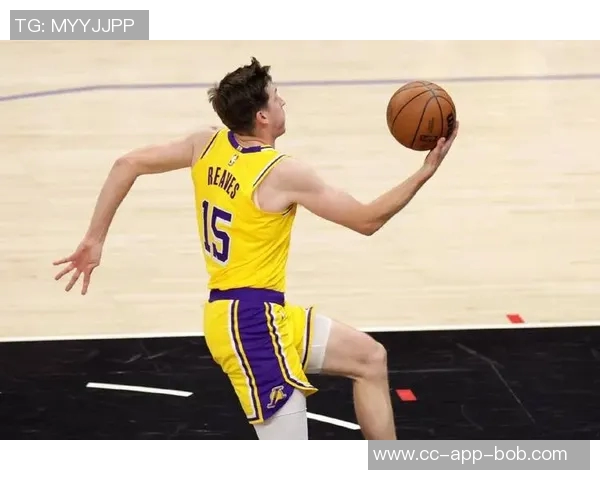 里弗斯强调小凯文波特应加强内线冲击减少运球晃动提升防守压力 里弗斯强调小凯文波特应加强内线冲击减少运球晃动提升防守压力